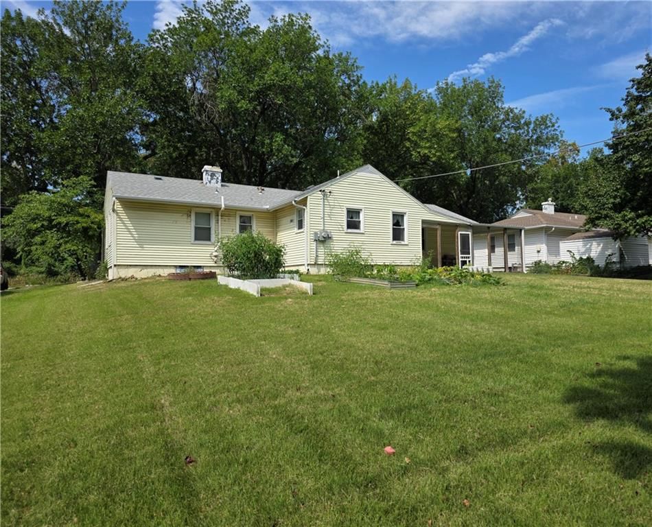 Photo 19 of 44 - 2623 Vernon Street, North Kansas City, MO 64116