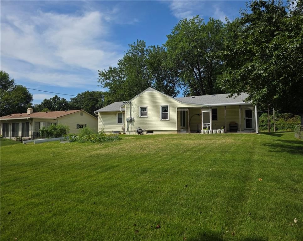 Photo 21 of 44 - 2623 Vernon Street, North Kansas City, MO 64116