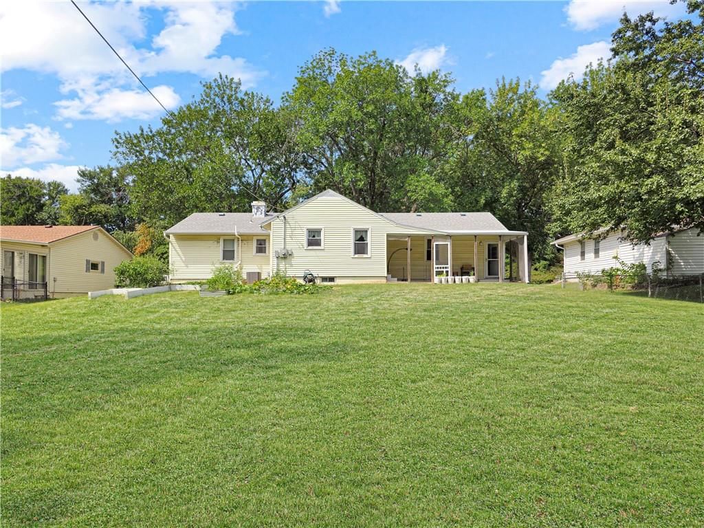 Photo 42 of 44 - 2623 Vernon Street, North Kansas City, MO 64116