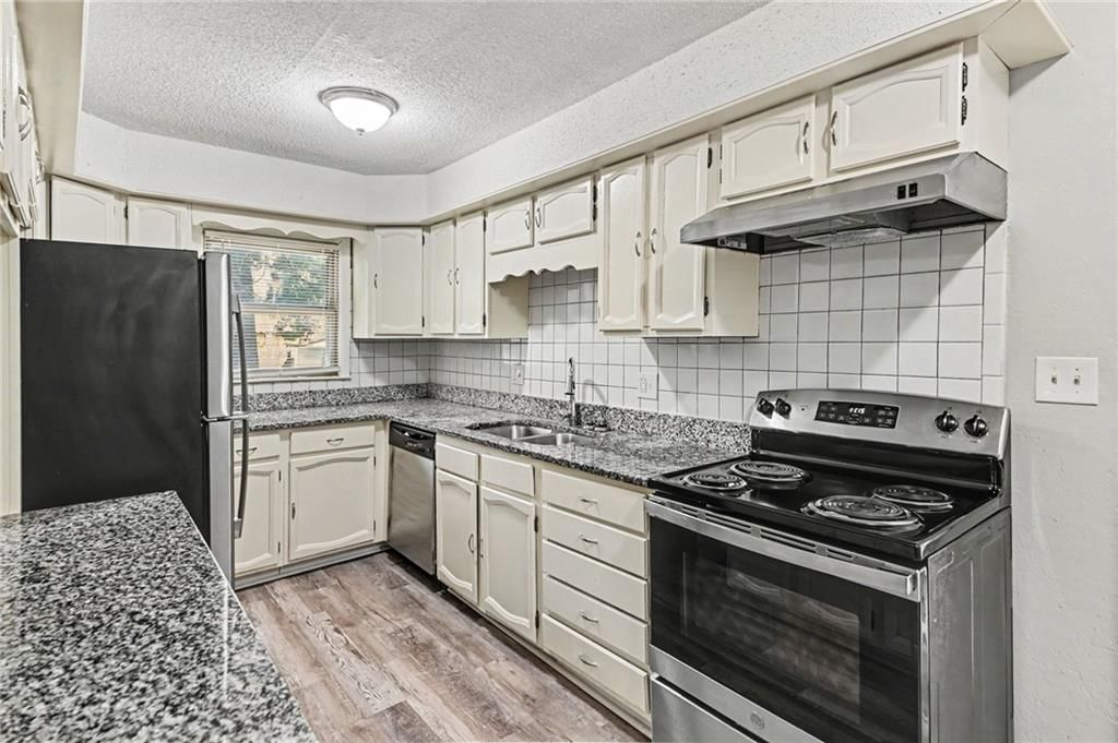 Photo 5 of 21, 13008 E 38th Street, Independence, MO 64055