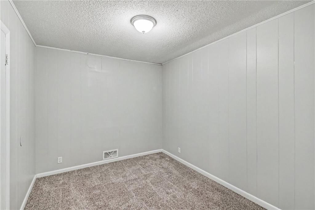 Photo 9 of 21 - 13008 E 38th Street, Independence, MO 64055