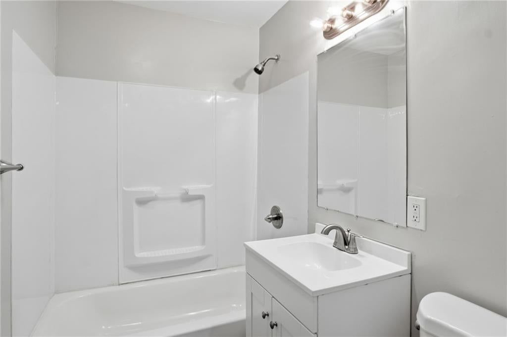 7104 Longview Road — photo 24