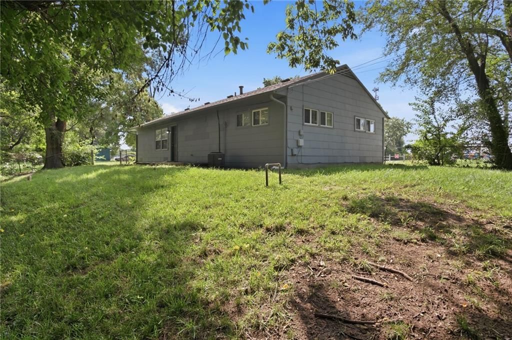 7104 Longview Road — photo 30