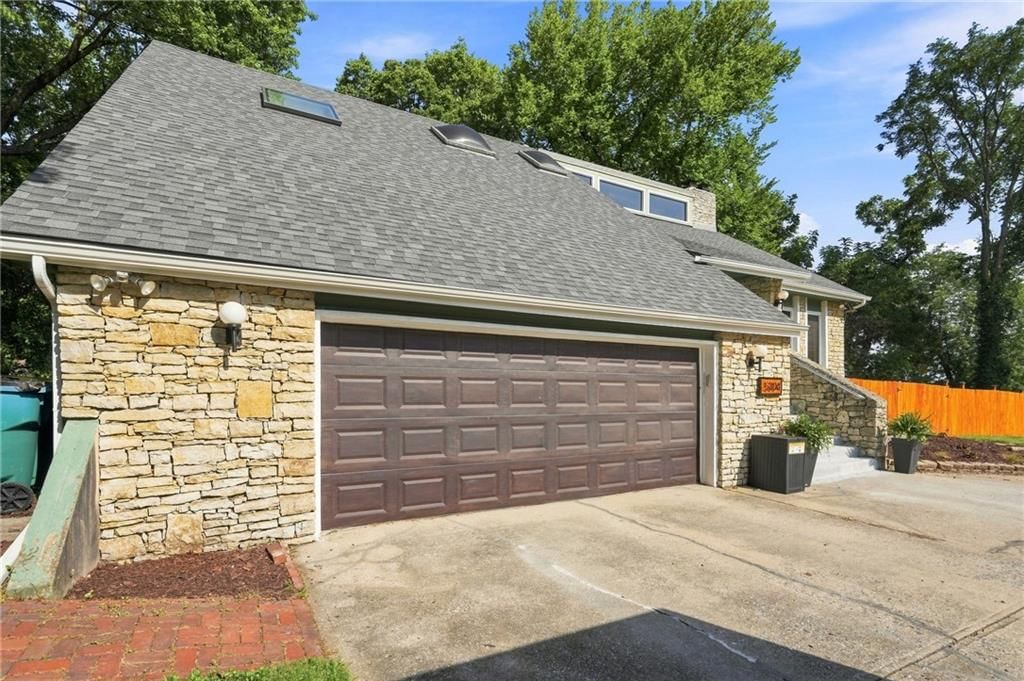 5304 Queal Drive — photo 4