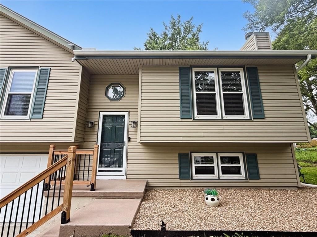 1607 NE 114 Street, Kansas City, MO: listing photo 3