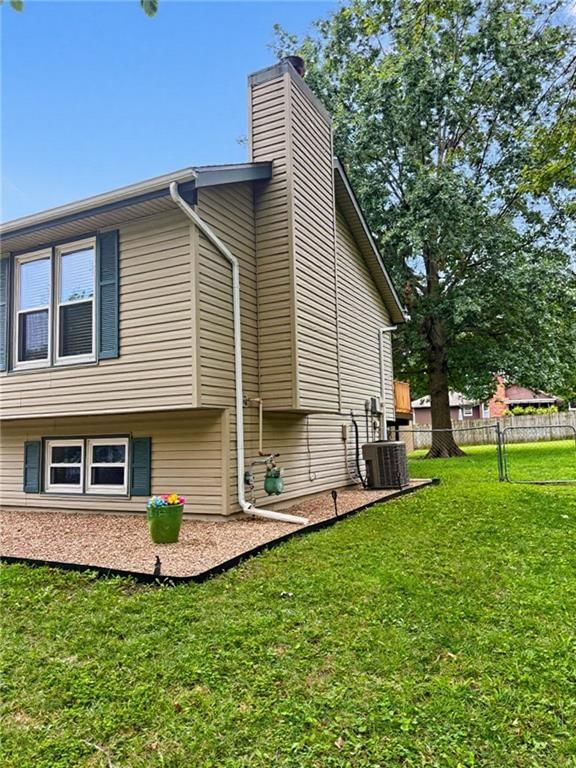 Fenced yard at 1607 NE 114 Street, Kansas City, MO 64155