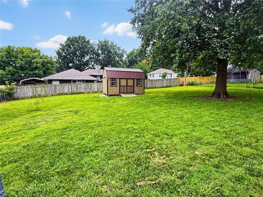 Photo 7 of 23, 1607 NE 114 Street, Kansas City, MO 64155