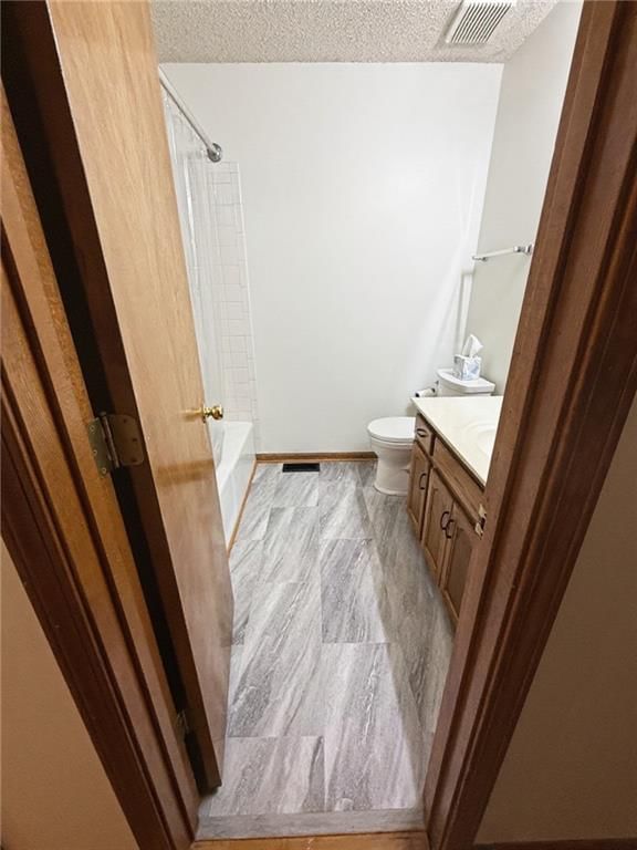 Photo 18 of 23 - 1607 NE 114 Street, Kansas City, MO 64155