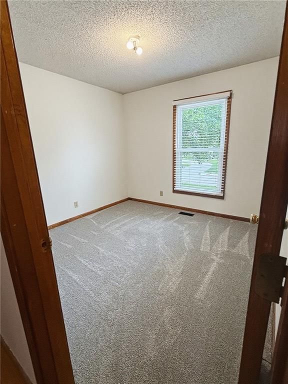 Photo 20 of 23 - 1607 NE 114 Street, Kansas City, MO 64155