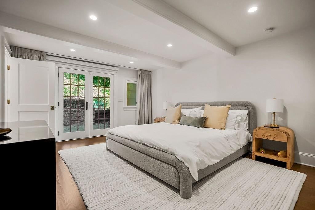 1235 W 57 Terrace — photo 40