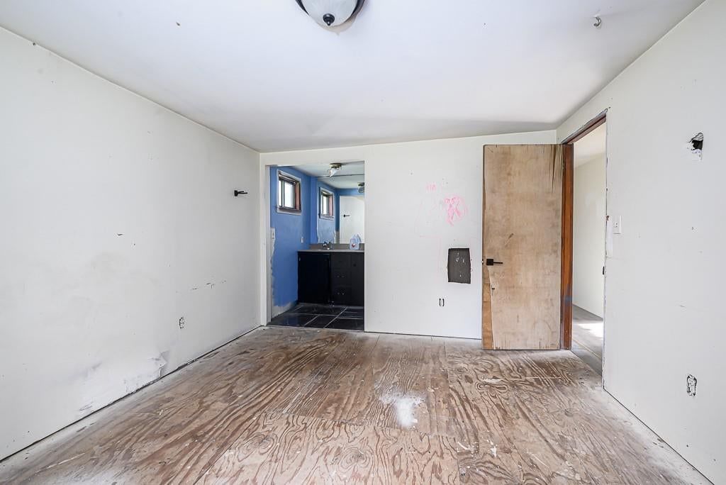 9445 Village Lane — photo 18