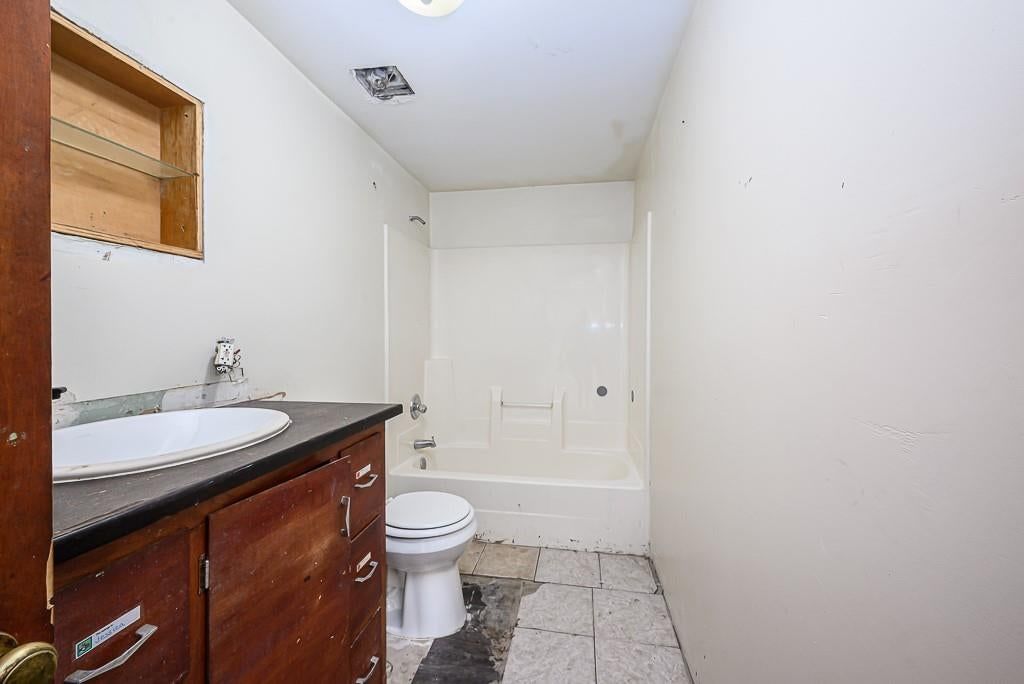 9445 Village Lane — photo 21