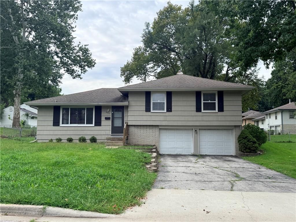 8611 E 85th Street — photo 1