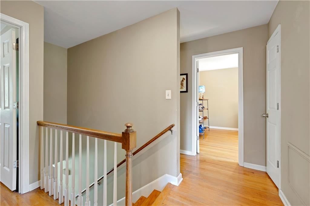 Photo 16 of 27 - 9515 Granada Drive, Overland Park, KS 66207