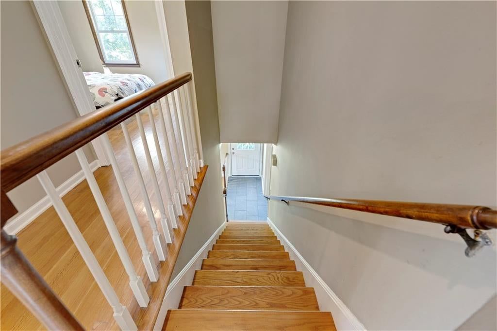 Photo 17 of 27 - 9515 Granada Drive, Overland Park, KS 66207