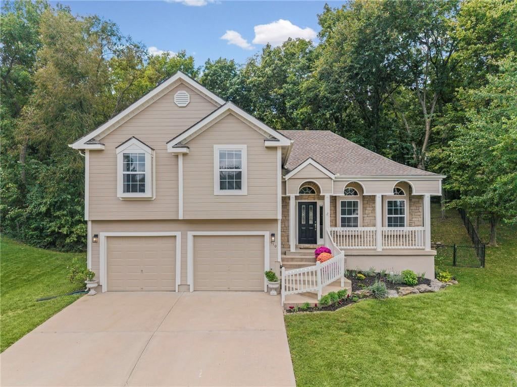 510 SW Foot Hill Drive, Grain Valley, MO