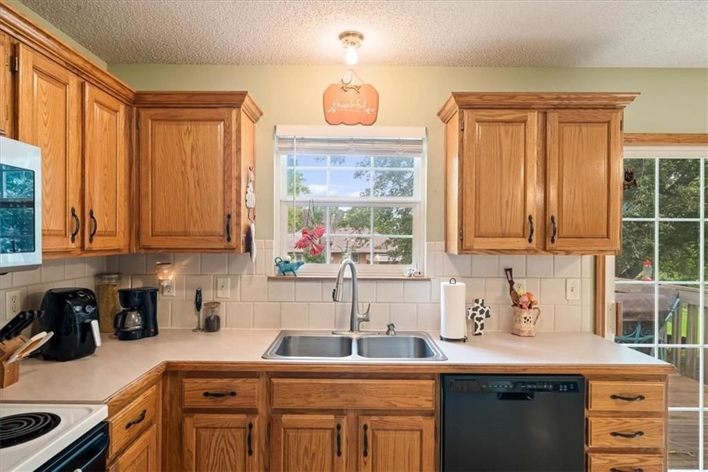 713 N Downey Court — photo 6