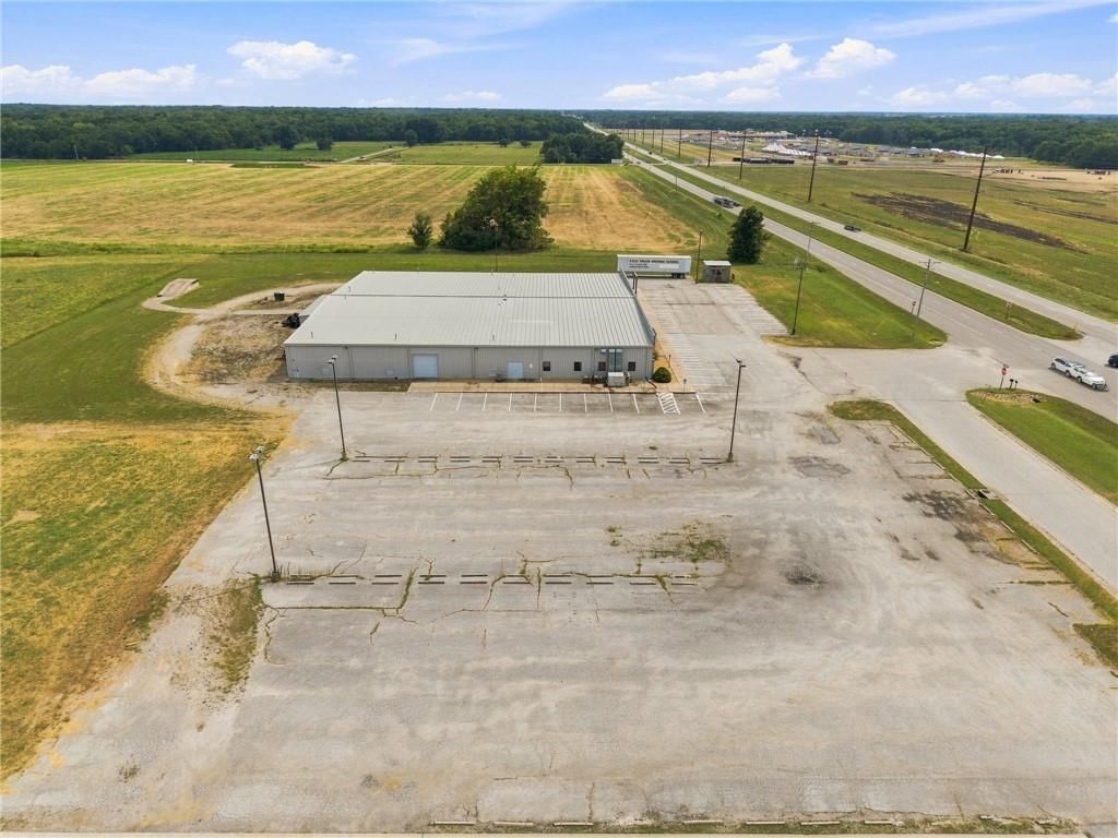 274 N Industrial Drive — photo 5