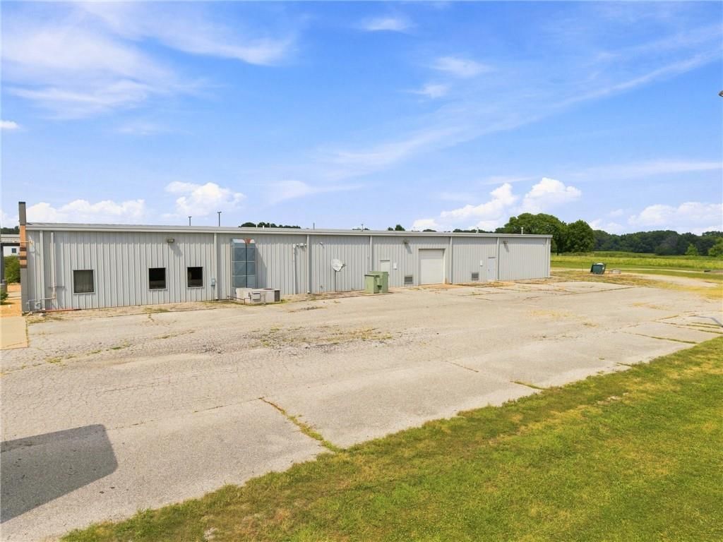 274 N Industrial Drive — photo 6
