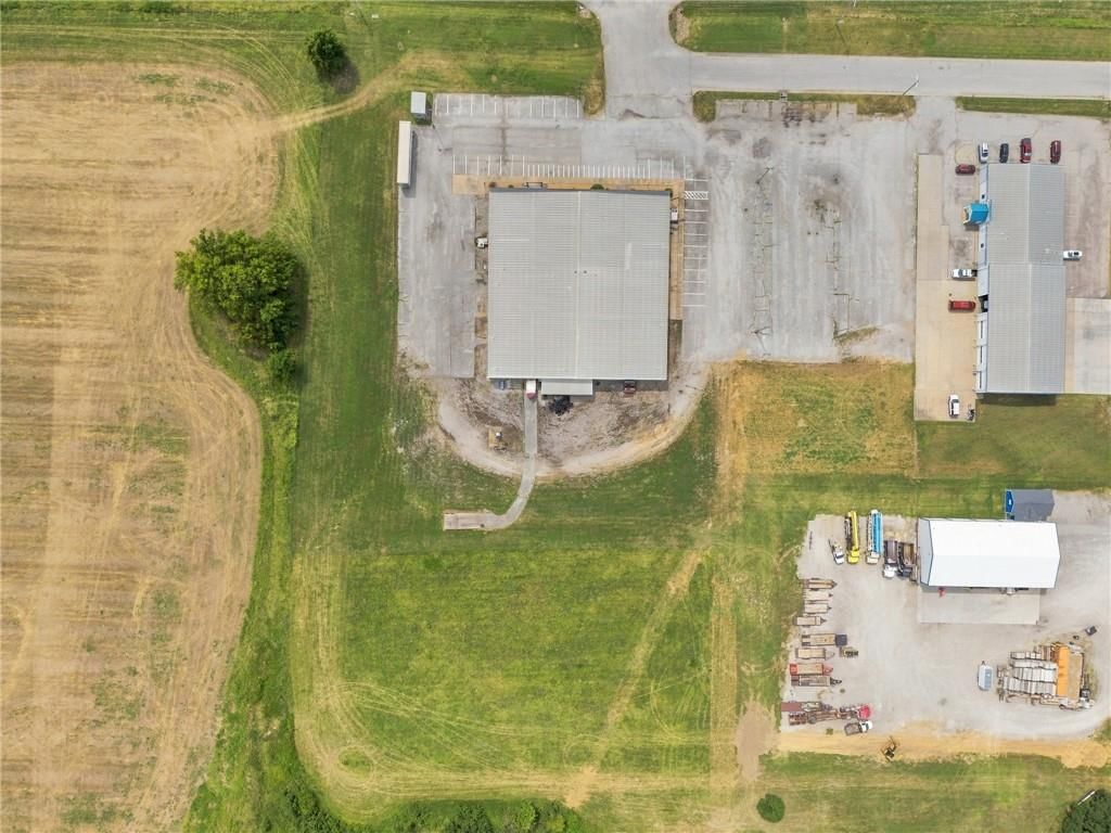 274 N Industrial Drive — photo 8