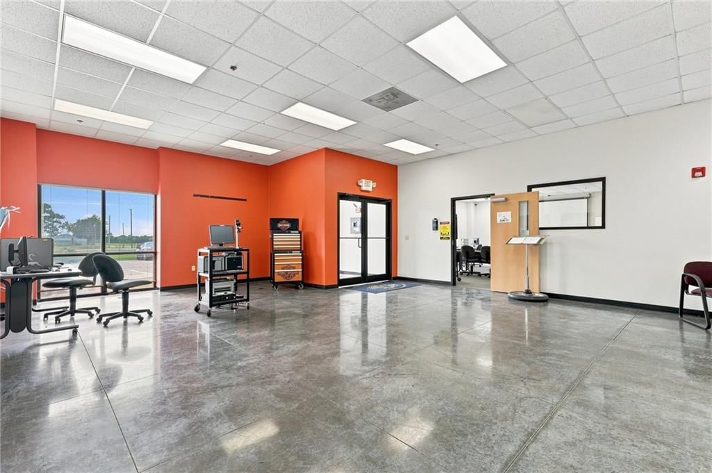 274 N Industrial Drive — photo 10
