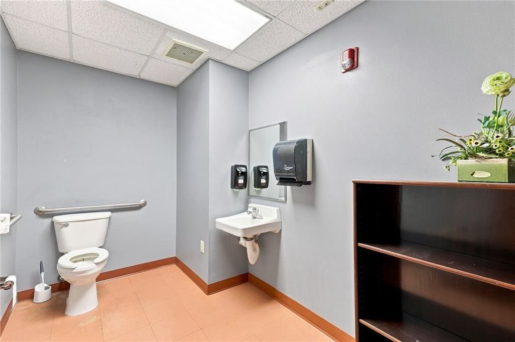274 N Industrial Drive — photo 14