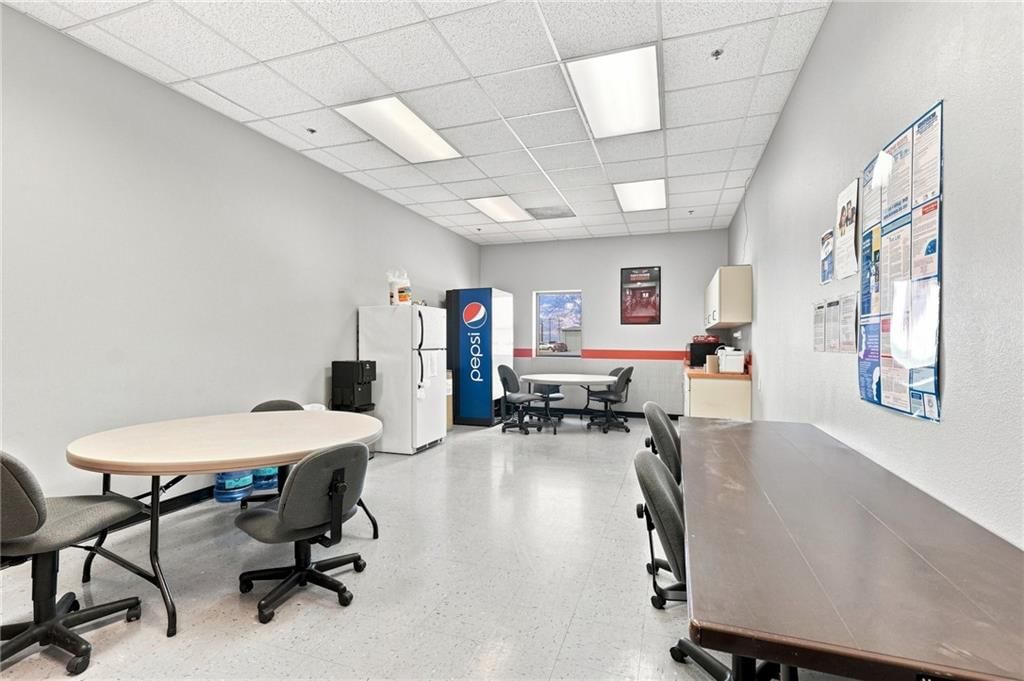 274 N Industrial Drive — photo 26