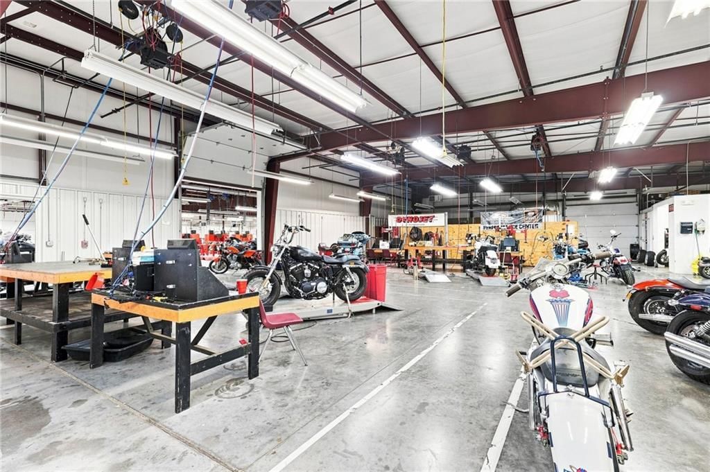 274 N Industrial Drive — photo 35