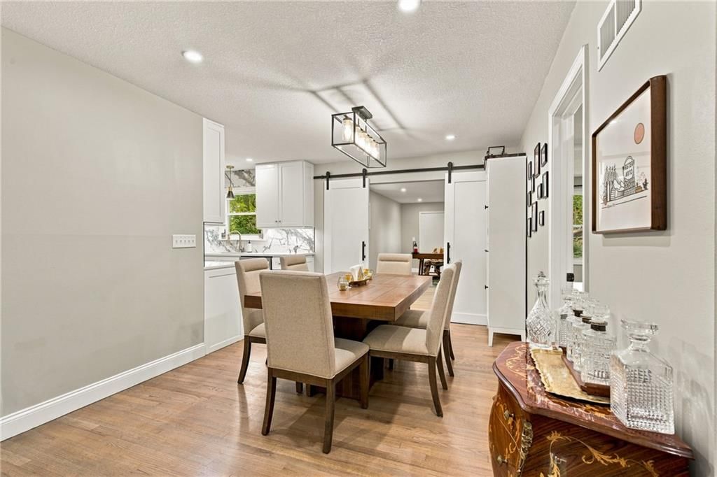 807 W 87th Terrace — photo 13