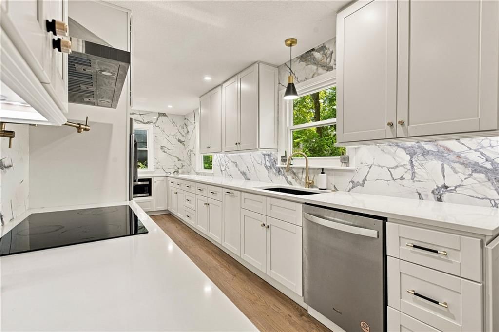 807 W 87th Terrace — photo 19