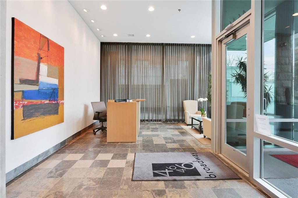 4646 Broadway Street — photo 9