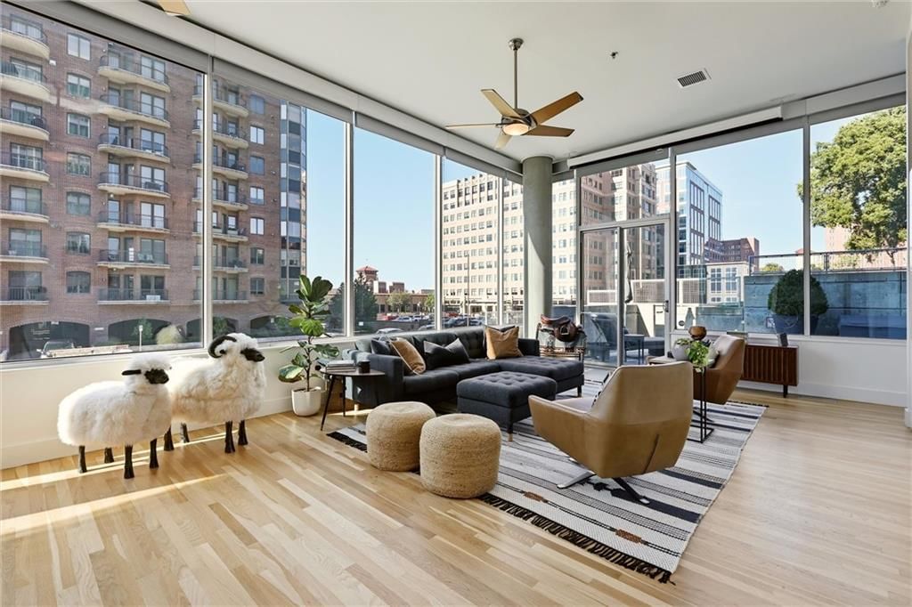4646 Broadway Street — photo 15