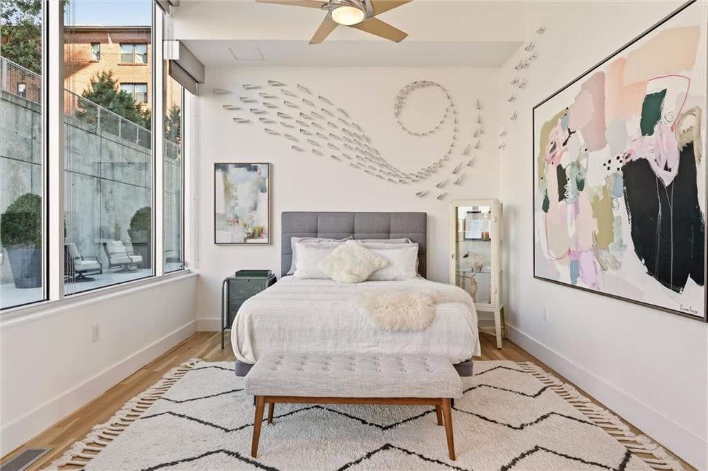 4646 Broadway Street — photo 28