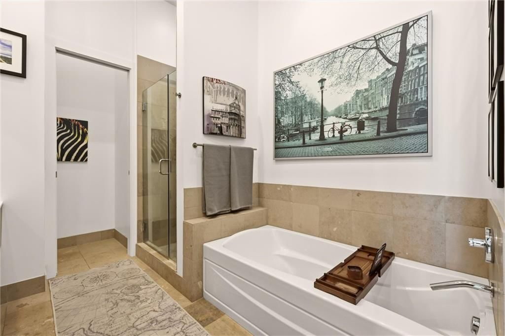 4646 Broadway Street — photo 31