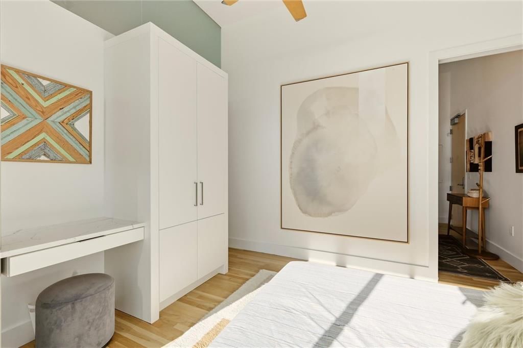 4646 Broadway Street — photo 33