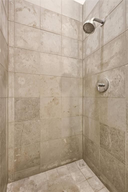 4646 Broadway Street — photo 35
