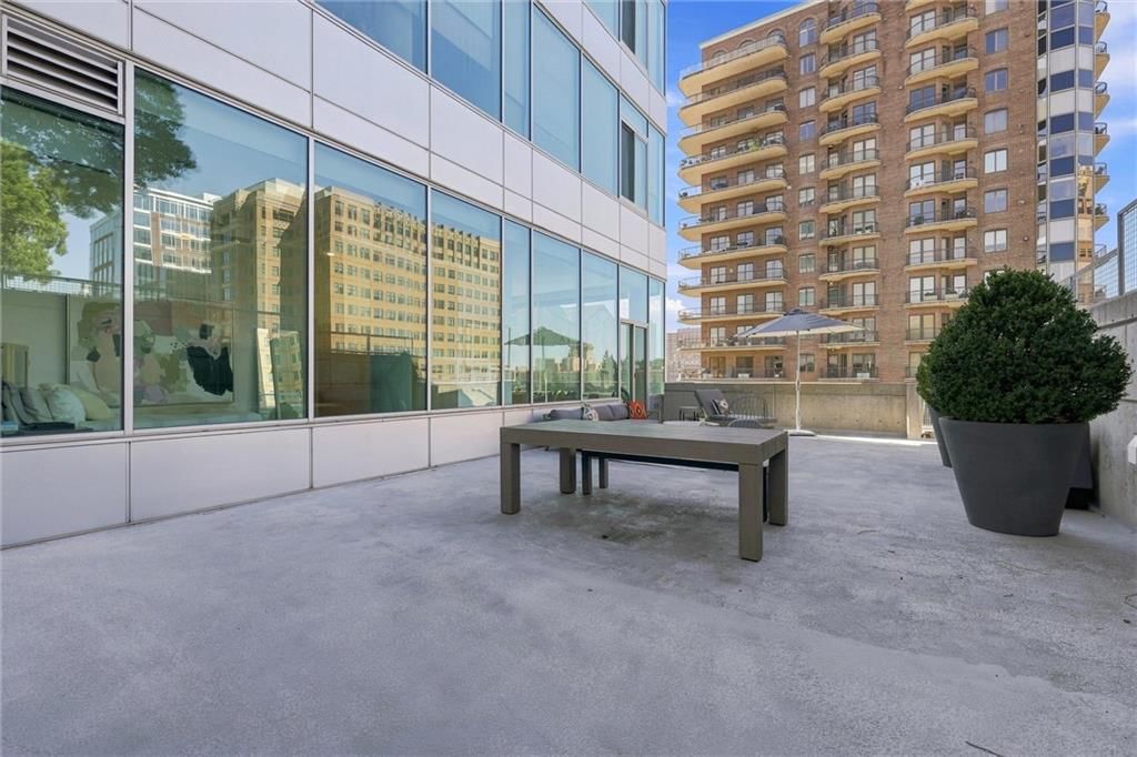 4646 Broadway Street — photo 40