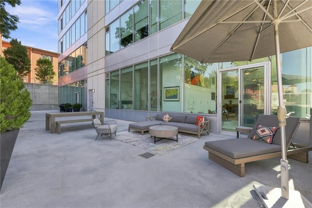 4646 Broadway Street — photo 41