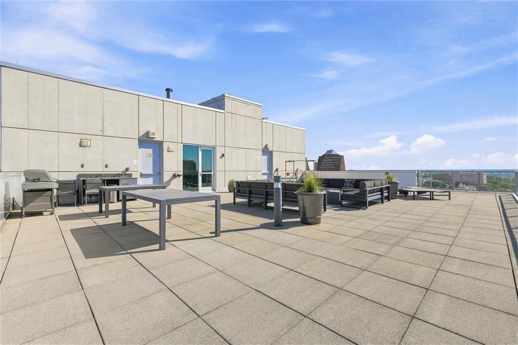 4646 Broadway Street — photo 42