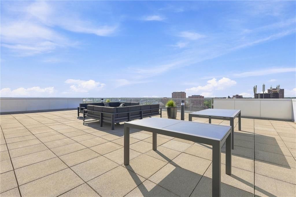 4646 Broadway Street — photo 43