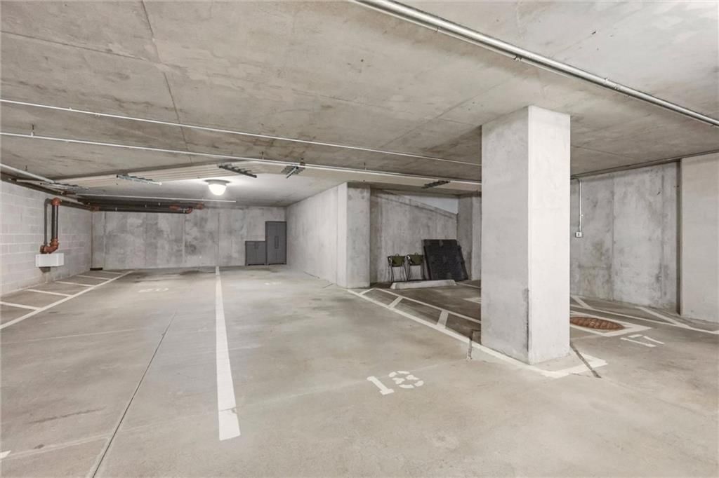 4646 Broadway Street — photo 44