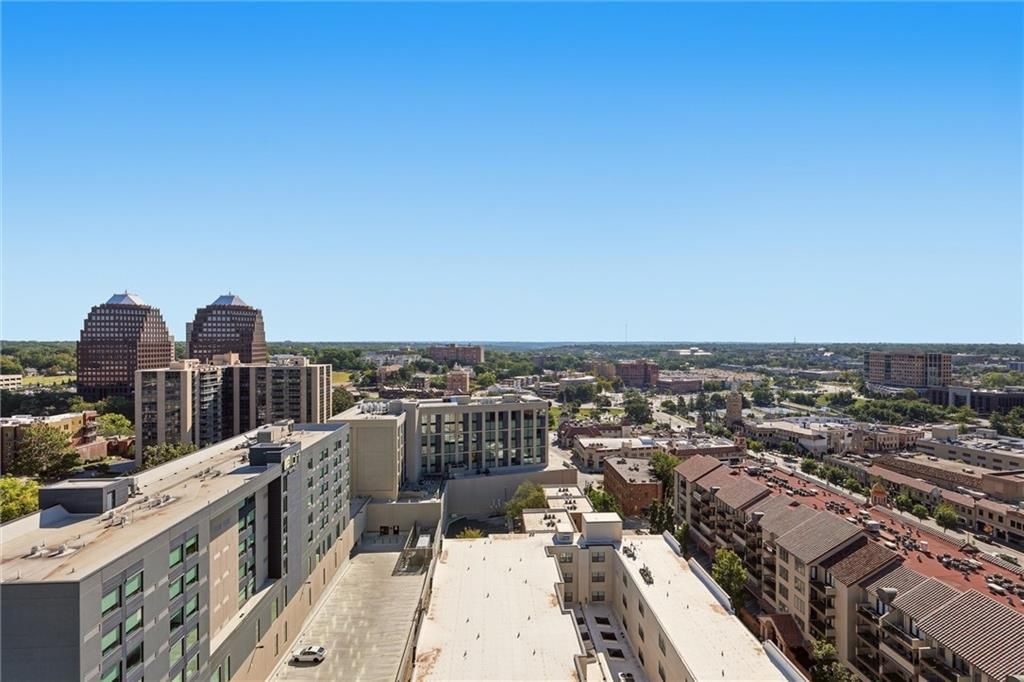 4646 Broadway Street — photo 46