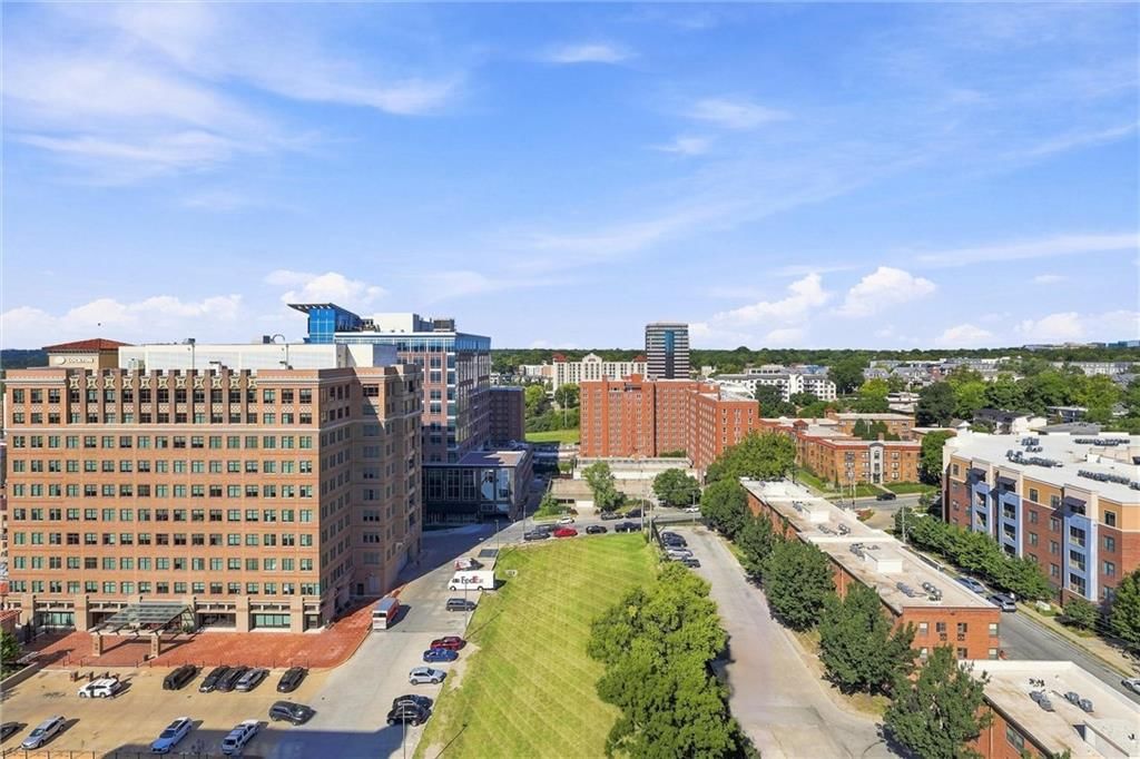 4646 Broadway Street — photo 49