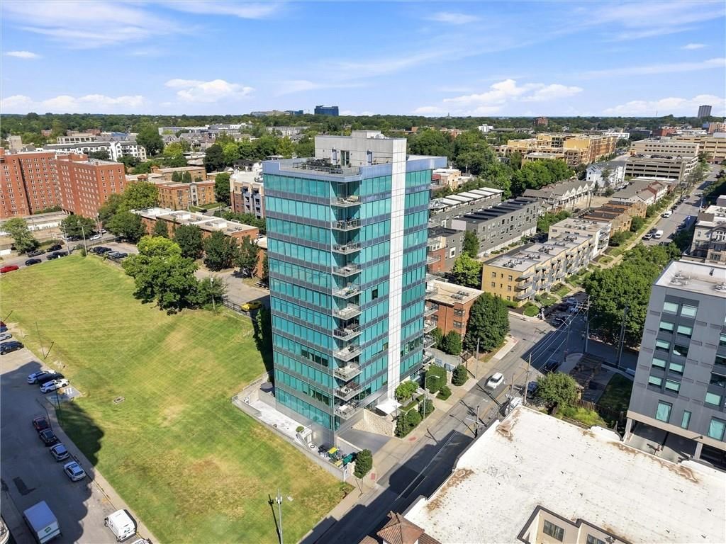 4646 Broadway Street — photo 50