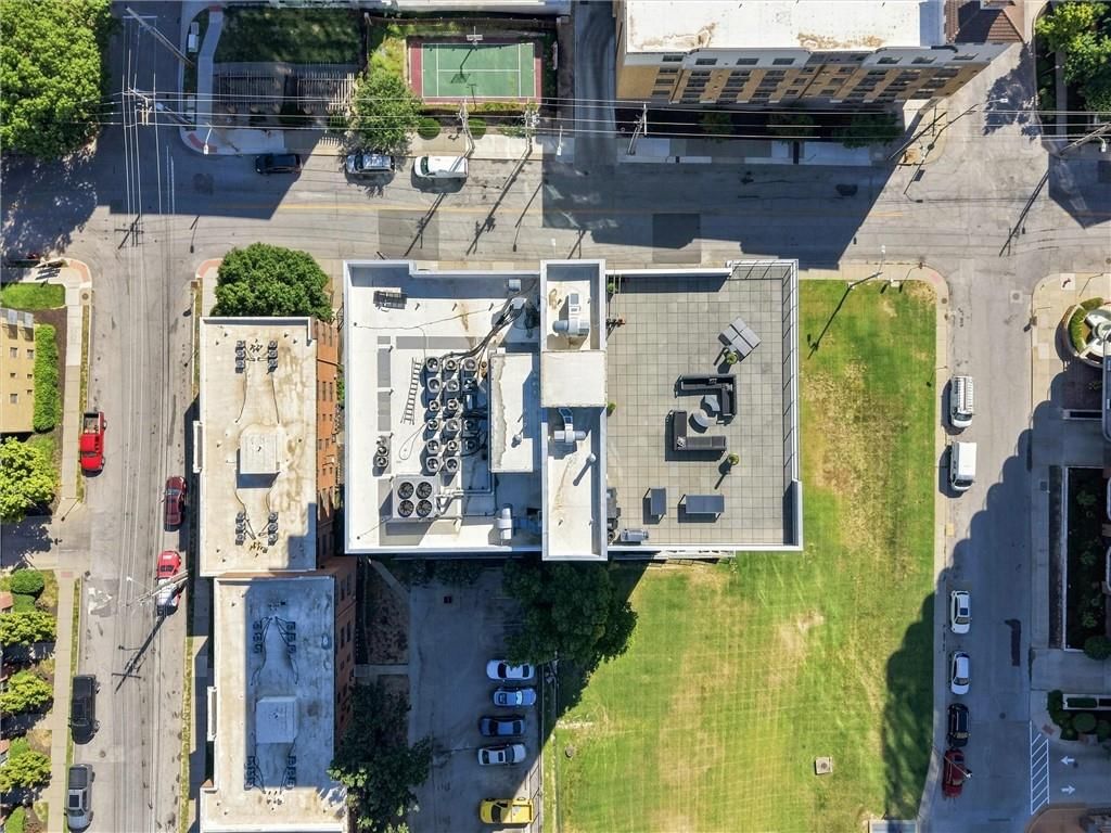 4646 Broadway Street — photo 55