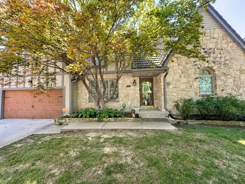 7716 Acuff Lane, Lenexa, KS