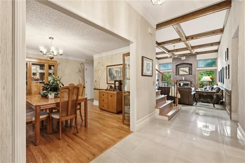 Photo 4 of 45 - 7716 Acuff Lane, Lenexa, KS 66216