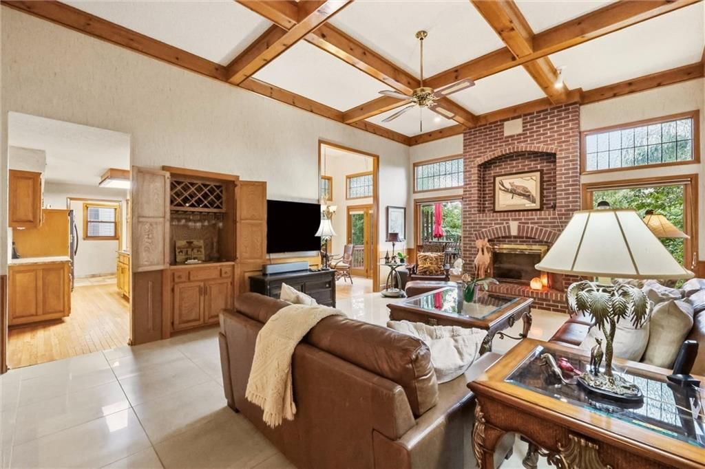 Photo 5 of 45 - 7716 Acuff Lane, Lenexa, KS 66216