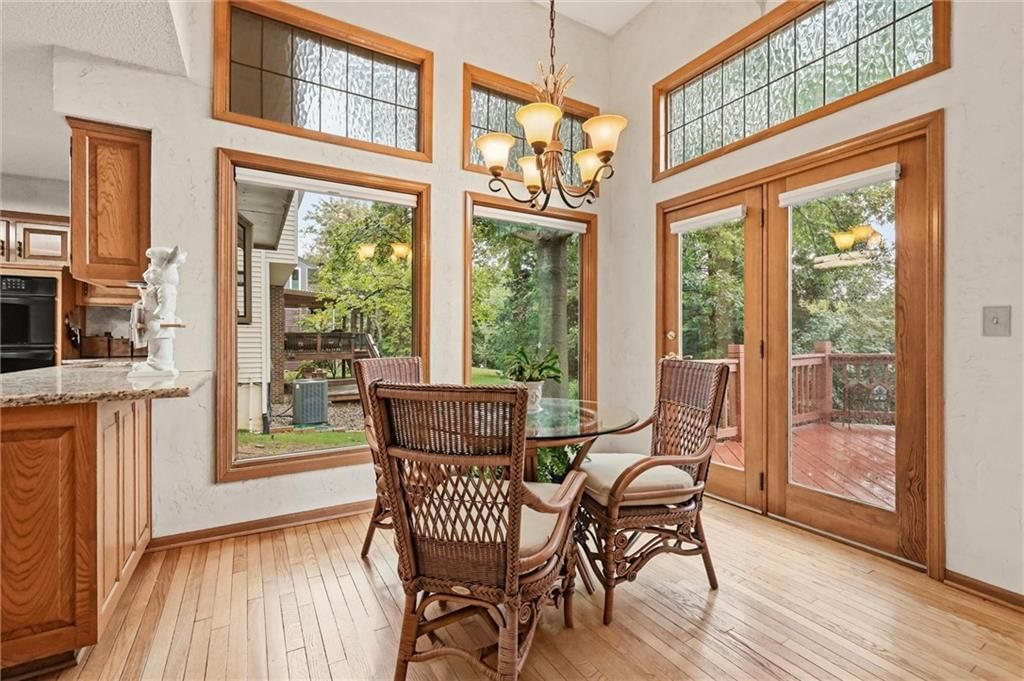 Photo 14 of 45 - 7716 Acuff Lane, Lenexa, KS 66216