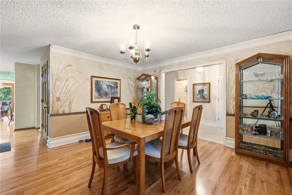 Photo 15 of 45 - 7716 Acuff Lane, Lenexa, KS 66216